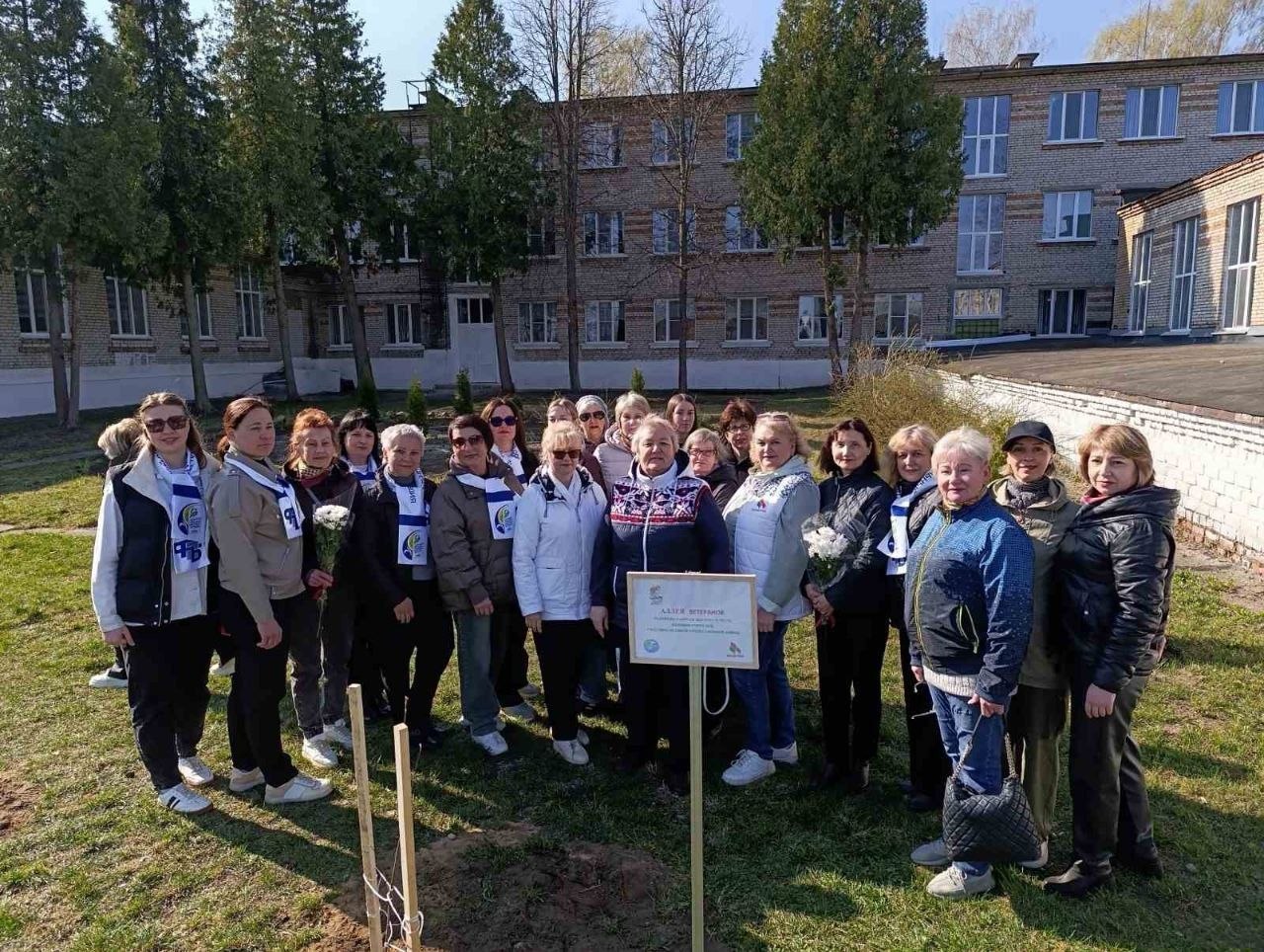 Рябиновая аллея - дань уважения женщинам-учителям, ветеранам Великой Отечественной войны